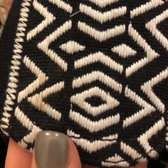 ✂️SOLD✂️ Tribal Print Espadrilles - Picture 8 of 8